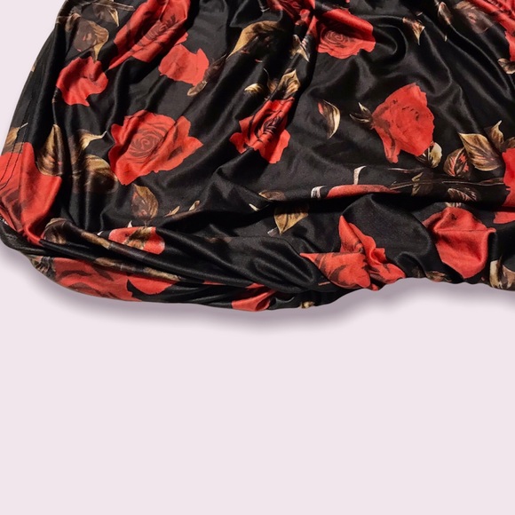 🌟SALE 2/$10.00‼️ SHEIN Women’s Black/Red Floral Midi Skirt / Drawstring size M - Picture 4 of 4